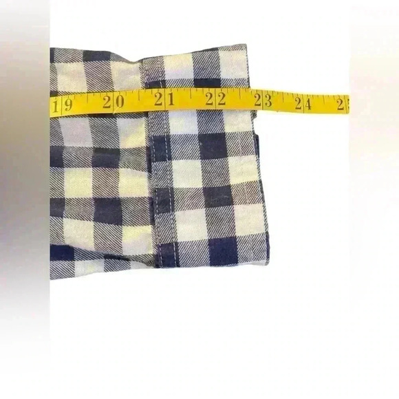 Set of 2 Old Navy Women’s 100% Cotton Plaid Flannel Long Sleeve Shirts Small‎ - Picture 10 of 16